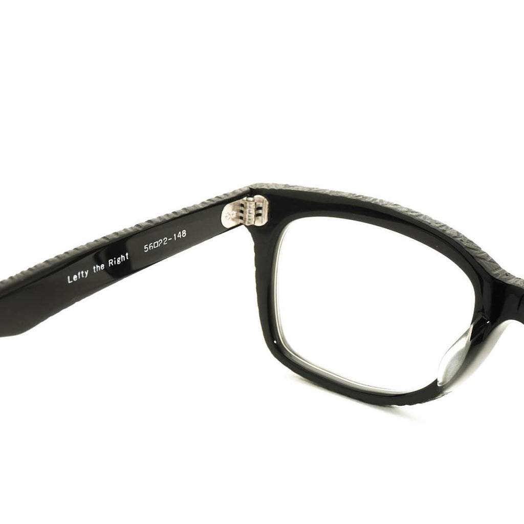 Glasses / sunglasses with fashionable and fossilized surface treatment