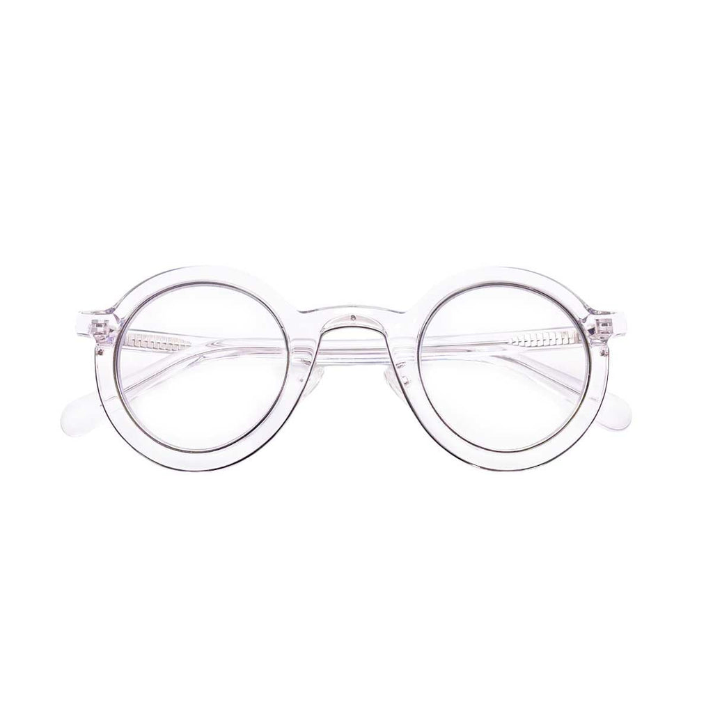 Introducing eyewear that decorates your eyes. Combination of clear frame and colored wire
