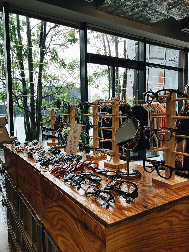 The Benefits and Appeal of Buying Glasses and Sunglasses Online